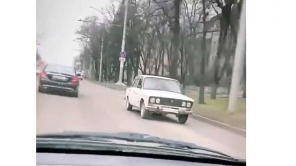 Самодельная машина «задом наперед» колесила по улицам Ставрополя
