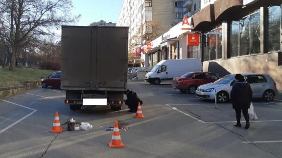 В Ставрополе грузовик сбил насмерть 86-летнюю женщину