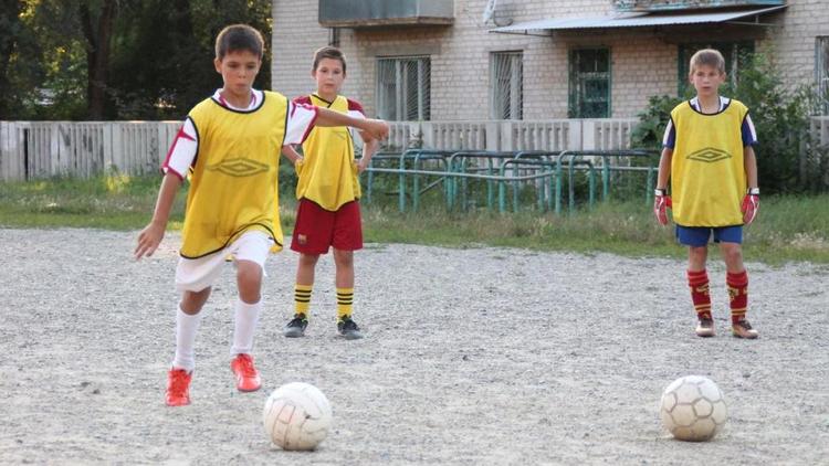 Дети из Невинномысска получили шанс поучаствовать в чемпионате мира по футболу