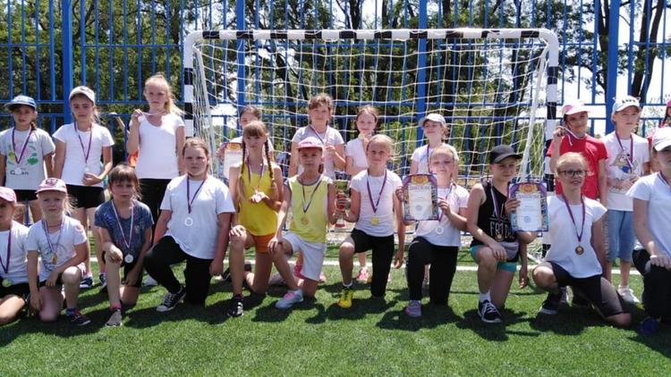 Турнир по футболу собрал 10 команд девочек в Невинномысске