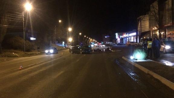 Пять автомобилей столкнулись в Пятигорске по вине неопытного водителя