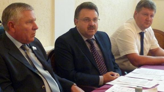 Реализацию программы модернизации здравоохранения обсудили депутаты Ставрополья