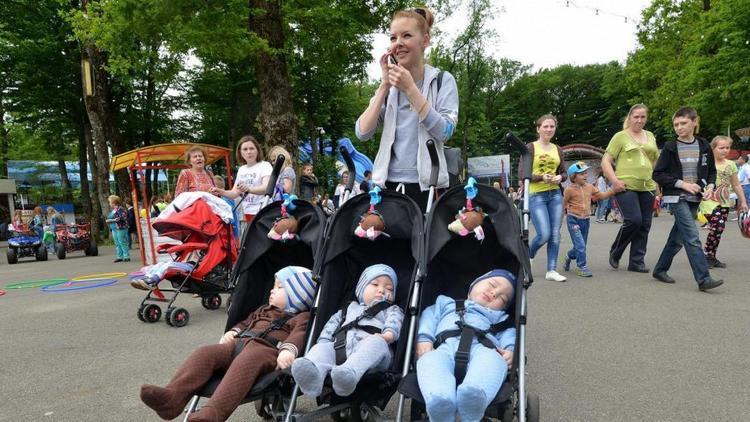 Более 20 тысяч ставропольских семей получают выплаты за первого ребёнка