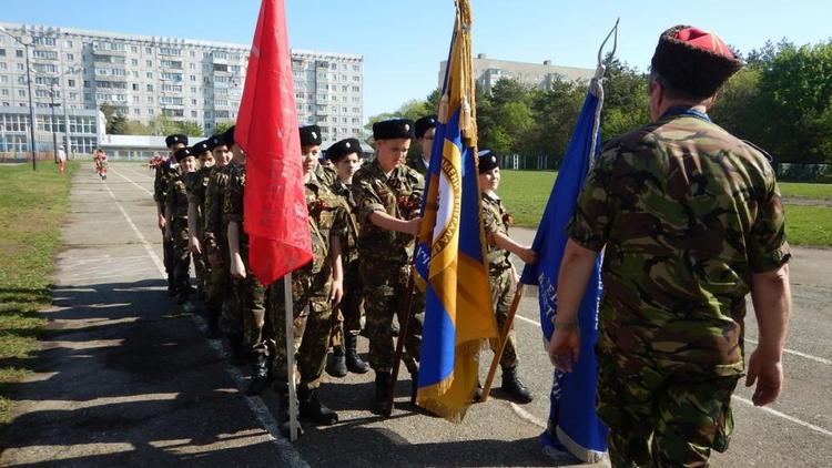 Ставропольские кадеты соревновались в пятиборье в День святого Георгия Победоносца