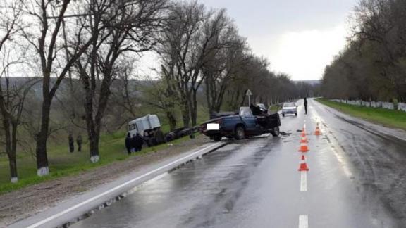 Водитель «тройки» погиб в ДТП с КамАЗом на Ставрополье
