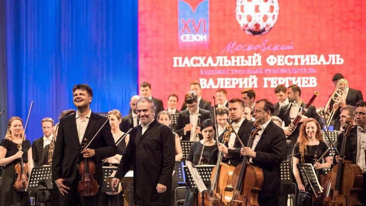 Валерию Гергиеву и Симфоническому оркестру Мариинского театра рукоплескали в Ставрополе – впервые