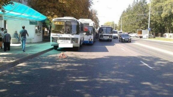 В Ставрополе столкнулись троллейбус и автобус, пострадала женщина