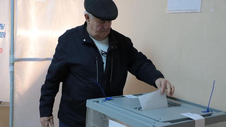 На Ставрополье проголосовал переехавший из Донбасса пенсионер