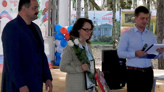 Полпред С. Меликов наградил помощников проведения форума «Машук-2014» в Пятигорске