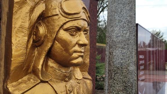В селе Благодарненского округа отремонтировали мемориал Герою Советского Союза