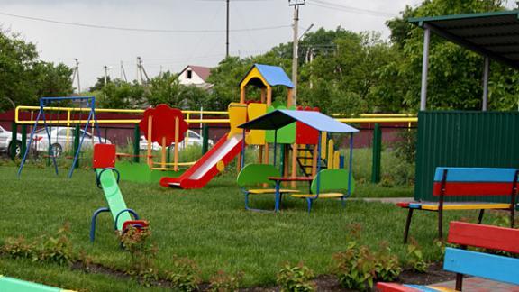 Детские площадки устанавливают во дворах жителей Минераловодского округа