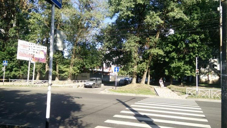 «Кирпичи» установили в Ставрополе на внутриквартальной дороге к «О'Кею»