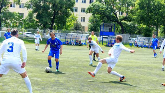 Футболисты ставропольского «Динамо» сыграли в турнире ветеранов в Новороссийске