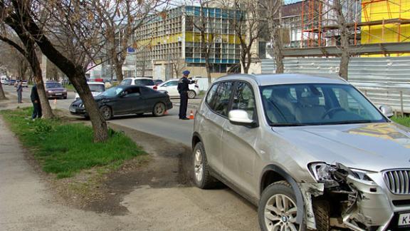 В Невинномысске столкнулись две иномарки, пострадал пассажир