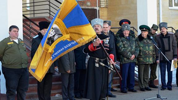 Первой учебной казачьей сотне кадетов-ермоловцев Ставрополя вручено знамя