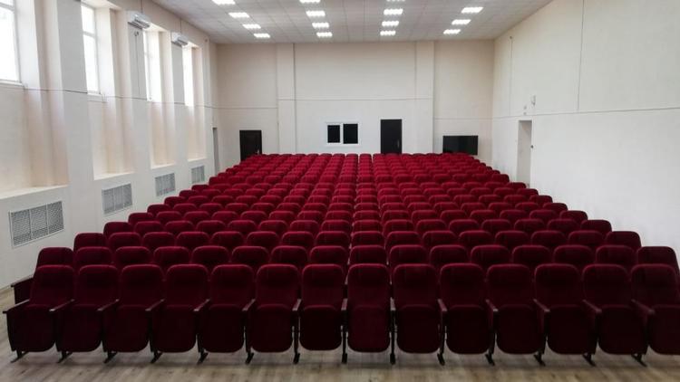 В сельском ДК Будённовского округа Ставрополья установили новые кресла