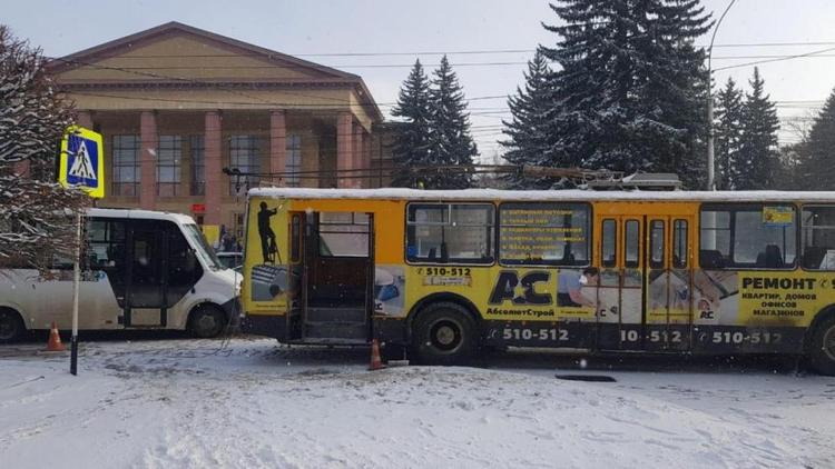 В Ставрополе водитель троллейбуса сбил на пешеходном переходе женщину