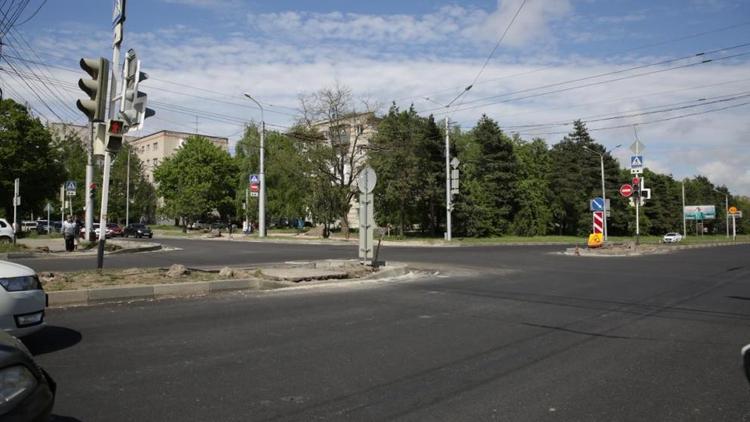 Ремонт улиц Мира и Лермонтова в Ставрополе идёт в круглосуточном режиме
