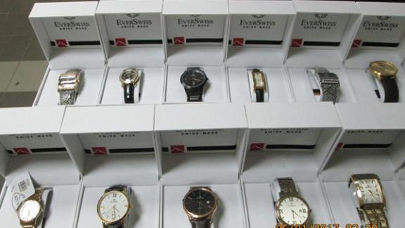Незаконно ввезенная коммерческая партия швейцарских часов изъята на таможне в Минводах