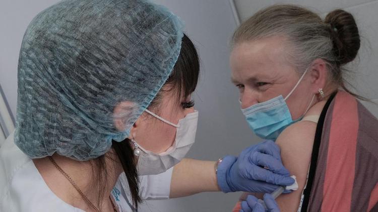 На Ставрополье к 15 апреля собираются делать до 11 тысяч прививок в сутки