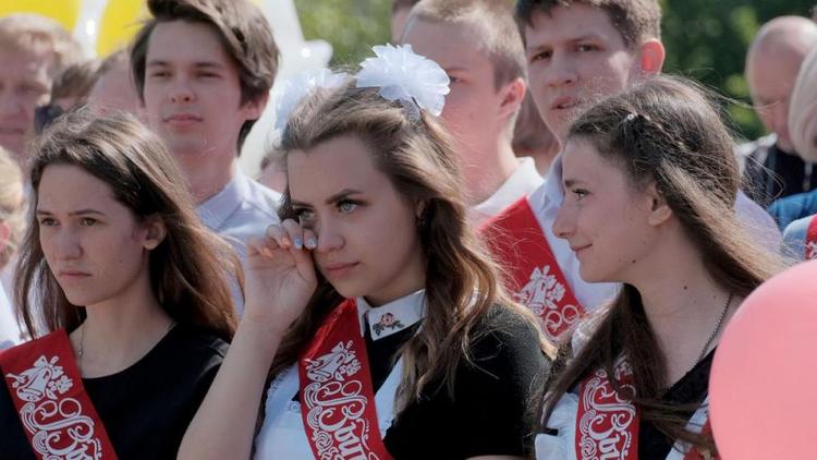 Последний звонок отгремел для 37 тысяч выпускников Ставрополья