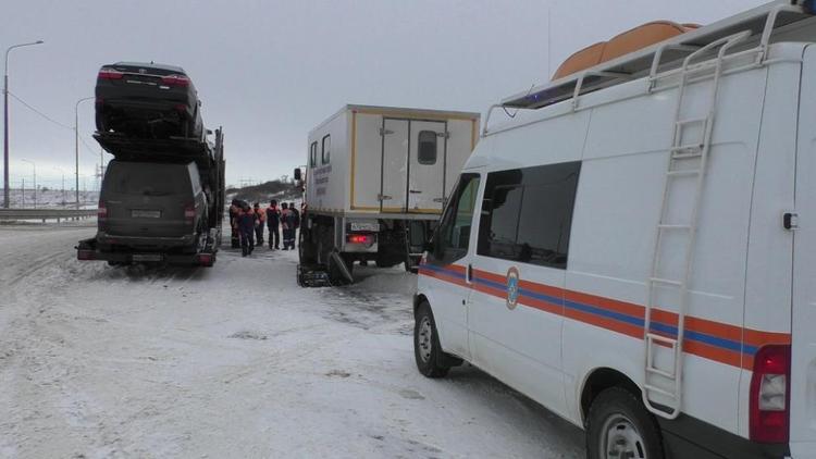 7 часов ставропольские спасатели чинили автовоз, направлявшийся в Грозный