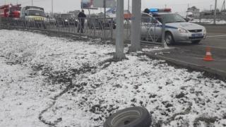 Жительница Грачёвского района получила травму от удара оторвавшегося у «Газели» колеса
