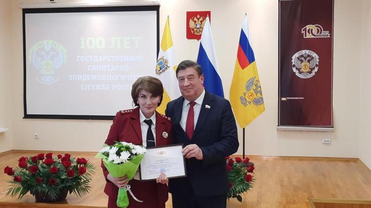Депутат Думы Ставрополья поздравил коллектив Роспотребнадзора со 100-летием службы