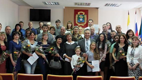 27 молодых семей из Невинномысска получили жилищные сертификаты