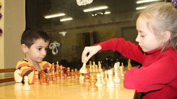 13 команд соревновались в первенстве Невинномысска по шахматам «Белая ладья»