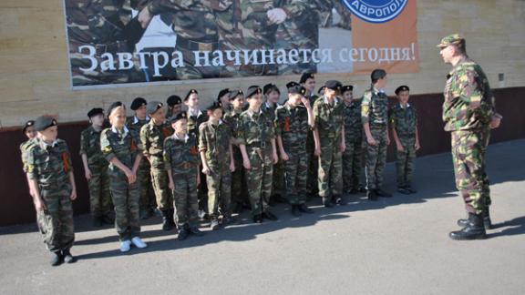 Офицеры элитного подразделения «Зверобой» помогают кадетской школе Ставрополя