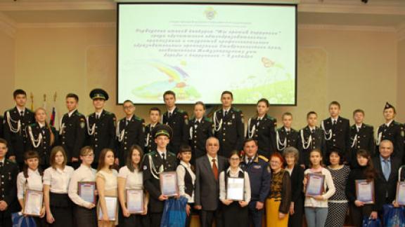 В краевом управлении СКР наградили победителей конкурса «Мы против коррупции»