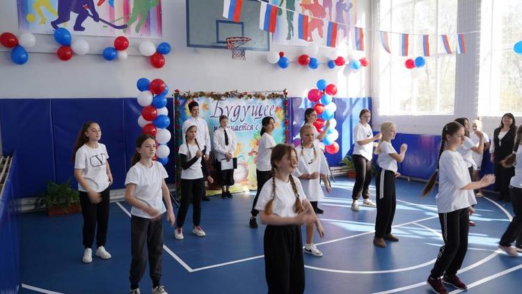 Школьный спортзал отремонтировали в посёлке Каскадном на Ставрополье