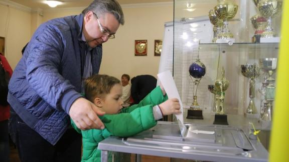Губернатор Владимиров принял участие в голосовании