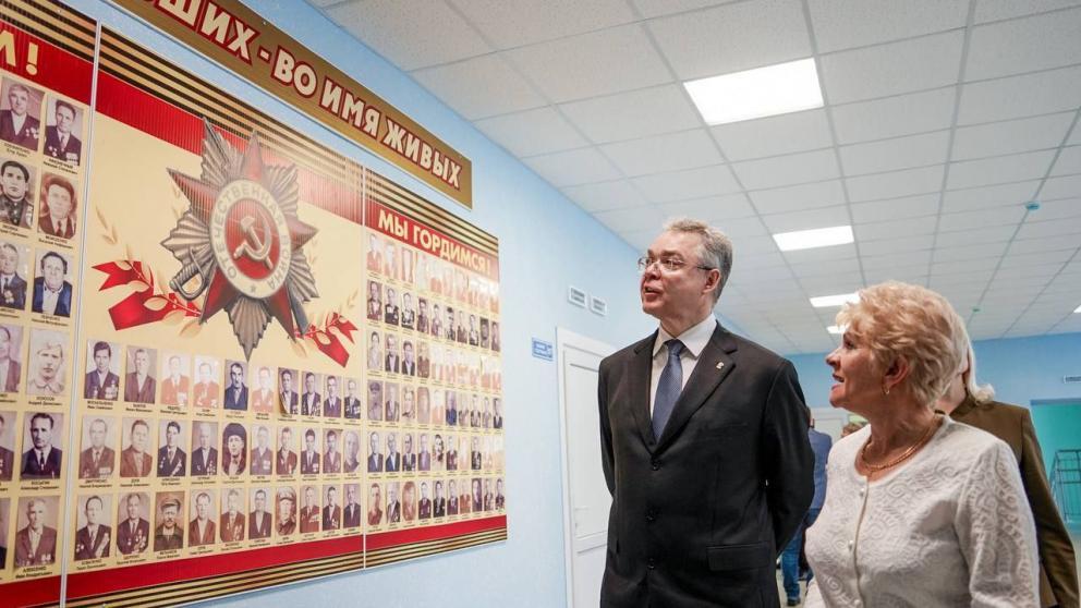 Губернатор Владимиров открыл в Ипатовском округе отремонтированную школу