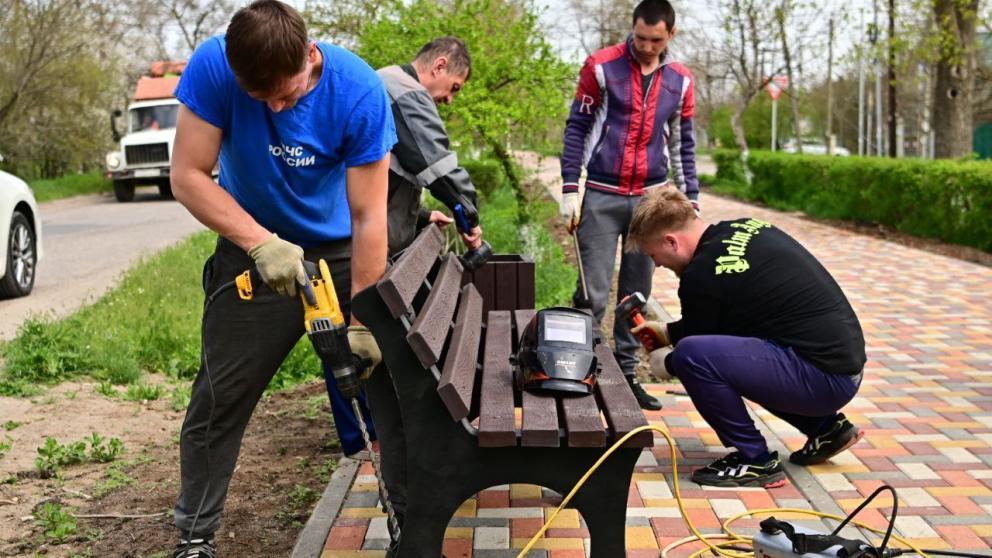 В Буденновске установили 47 экоскамеек и урн