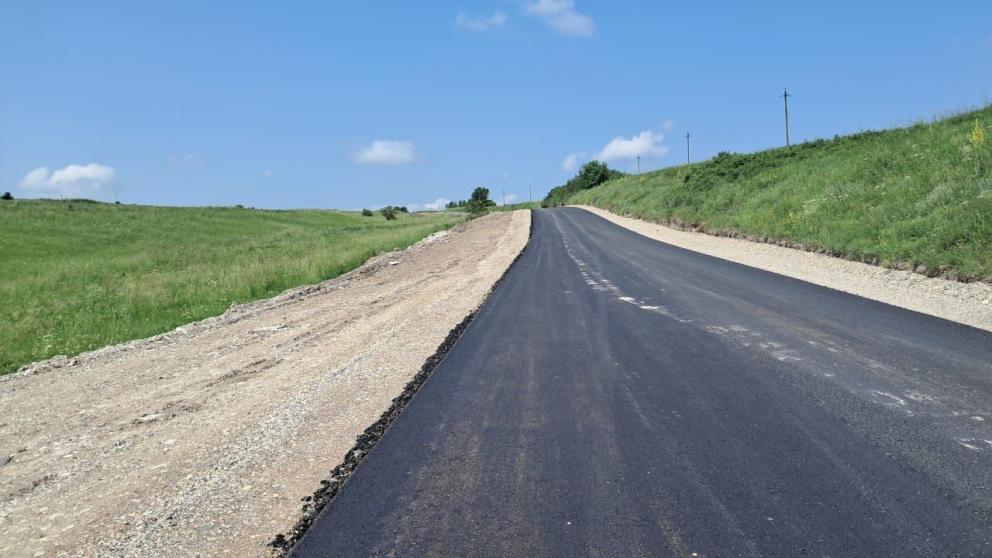 В посёлке Верхнеподкумском завершили ремонт на подъездной дороге