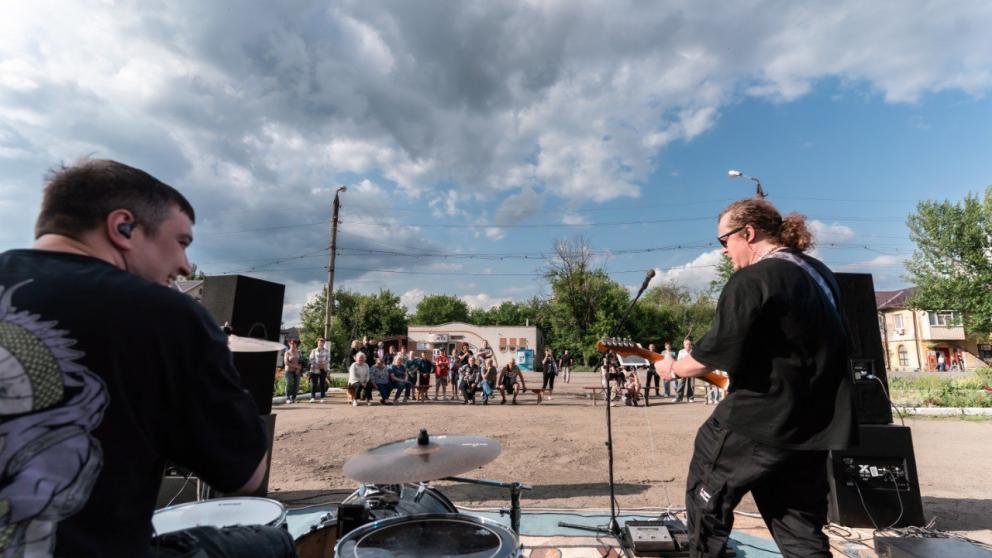 Музыкальная группа из Ставрополя выступила с концертом в Антраците