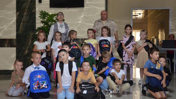 Росгвардейцы помогли собрать детей в школу в Пятигорске