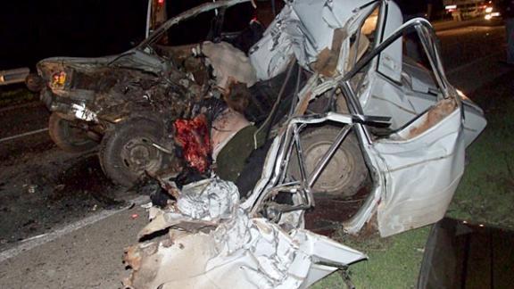 Два человека погибли при столкновении легковушки с КАМАЗом в Красногвардейском районе