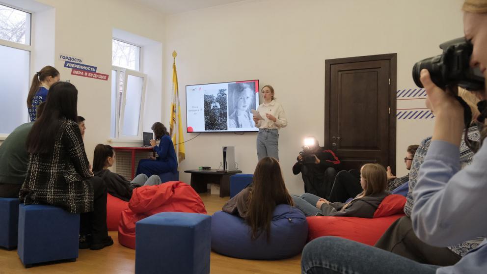 «Ленинградской мадонне» и подвигу города-героя посвятили встречу в литературном клубе «Маяк»