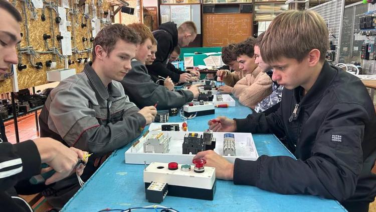 Школьникам Ипатовского округа помогают выбрать профессию