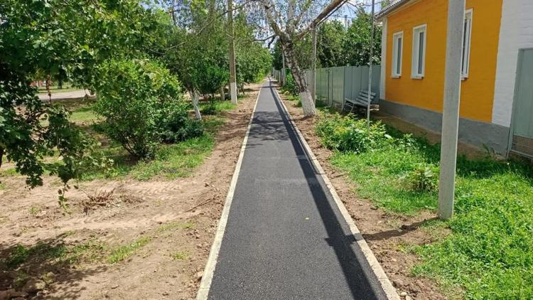 В четырех селах Ипатовского округа Ставрополья обустроили тротуары