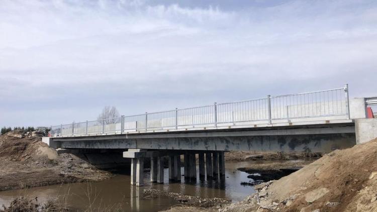 На Ставрополье ремонт моста через реку Кубань завершат осенью 

 