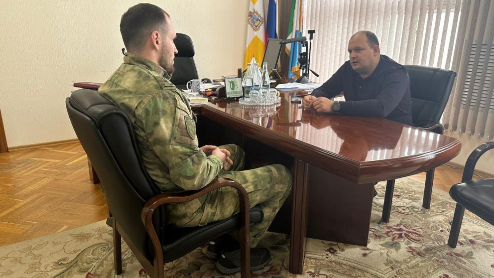 Глава Железноводска встретился с первым в городе Героем России