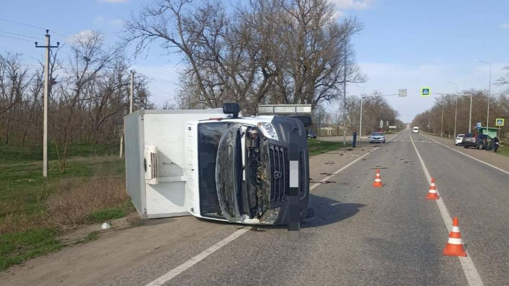 В Будённовском округе во встречном столкновении машин пострадал один человек