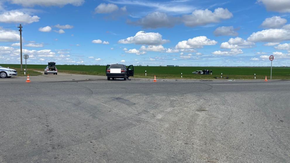 В Будённовском округе два авто столкнулись из-за нарушения очерёдности проезда