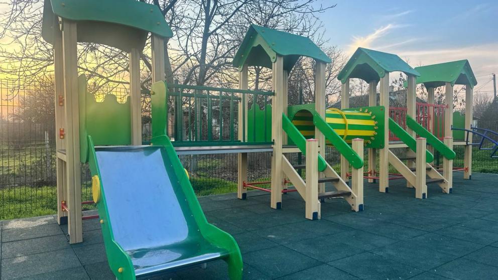Еще две детские площадки построили в Кировском округе Ставрополья 
