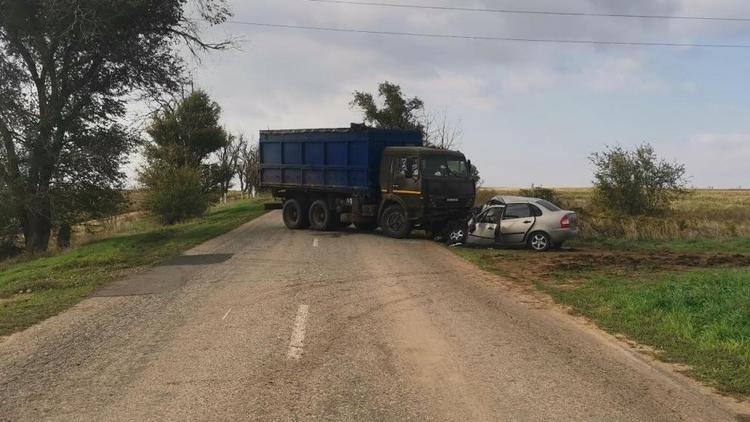 Трое пострадали в ДТП с большегрузом в Благодарненском округе