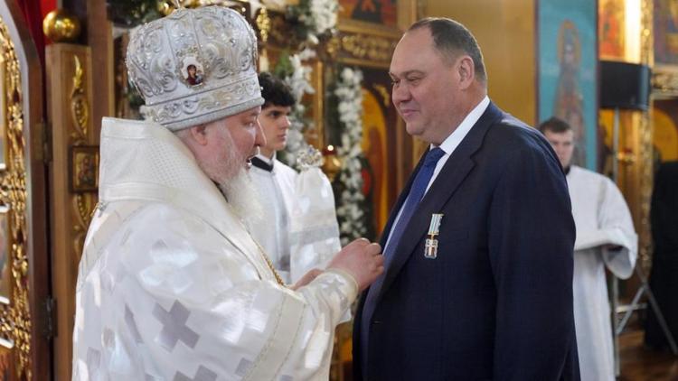 Главу Газпром трансгаз Ставрополь наградили медалью Ставропольской епархии